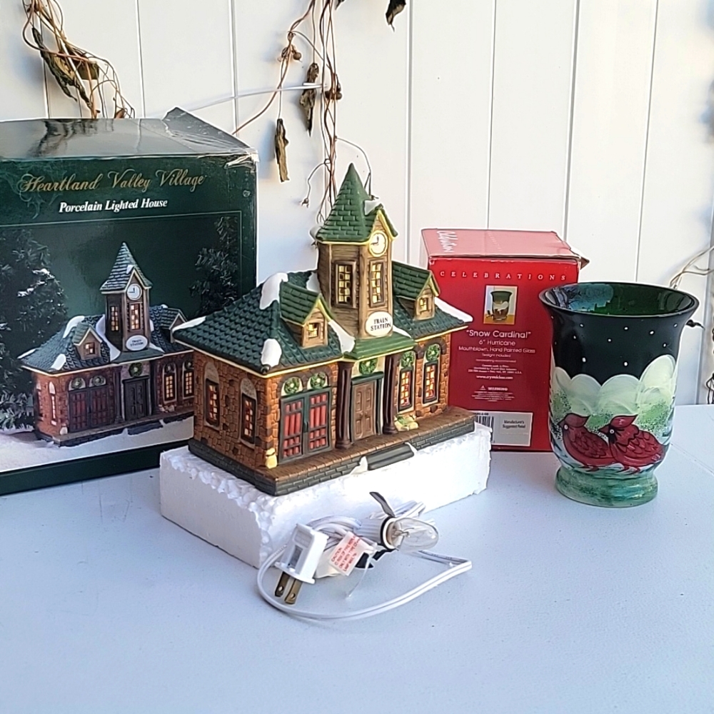 Christmas Decorations Porcelain Lighted Train Station & Glass Vase W/ Cardinals
